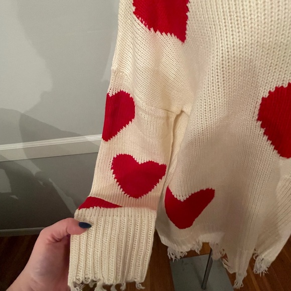 Knit sweater with red hearts - Picture 2 of 5